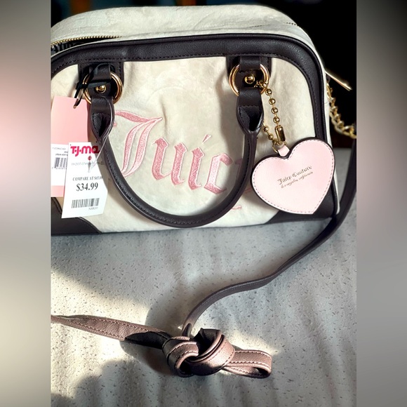 ๐WTโ
JUICY COUTURE ANGEL URBAN HERITAGE BOWLER W/Crossbody strap โ
๐๐พNEVER USE - Picture 3 of 11